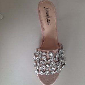 NIB Neiman Marcus Crystal sandals 8